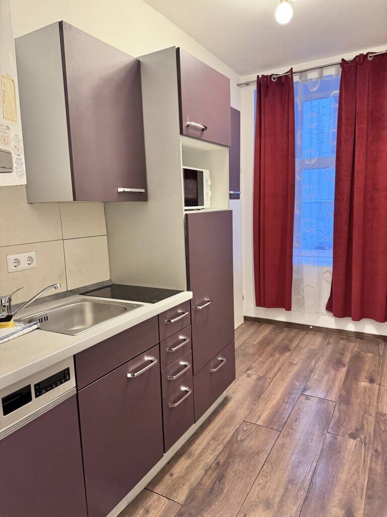 Hofseitige, möblierte 2-Zimmerwohnung