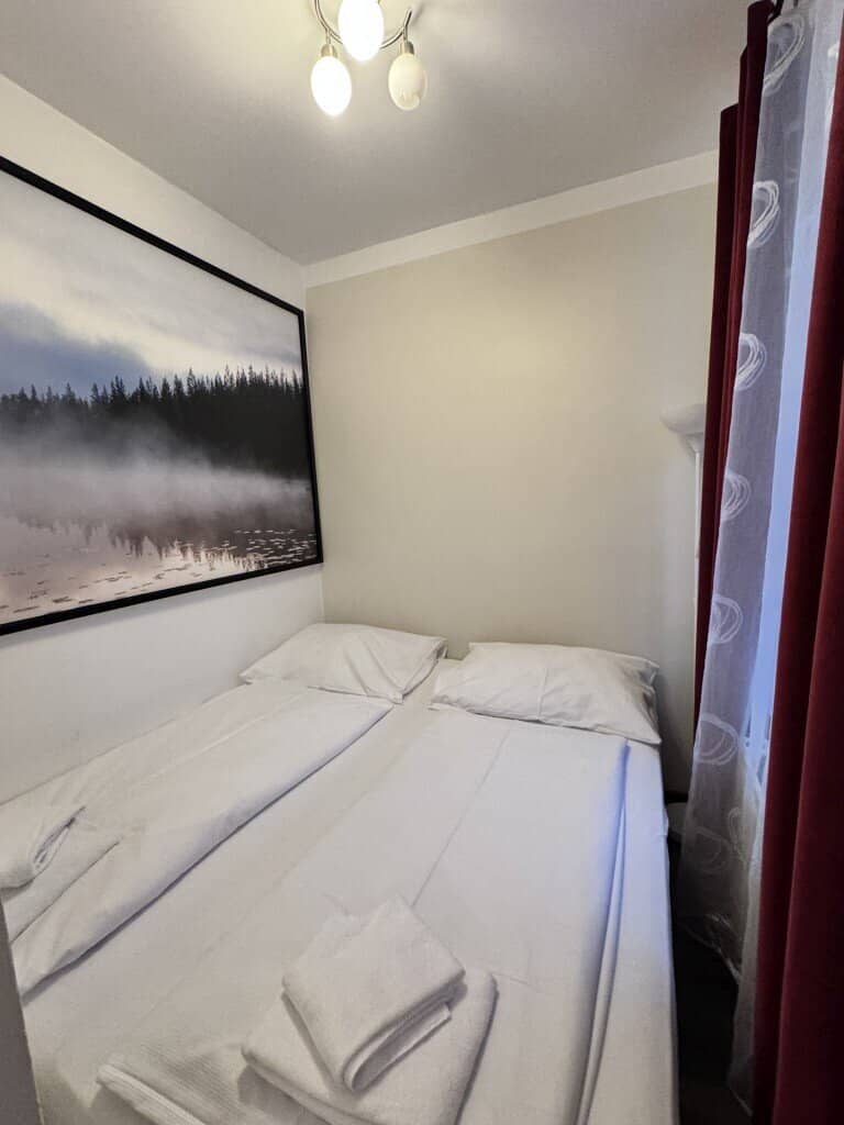 Hofseitige, möblierte 2-Zimmerwohnung