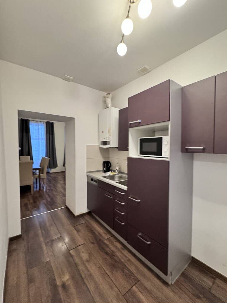 Hofseitige, möblierte 2-Zimmerwohnung