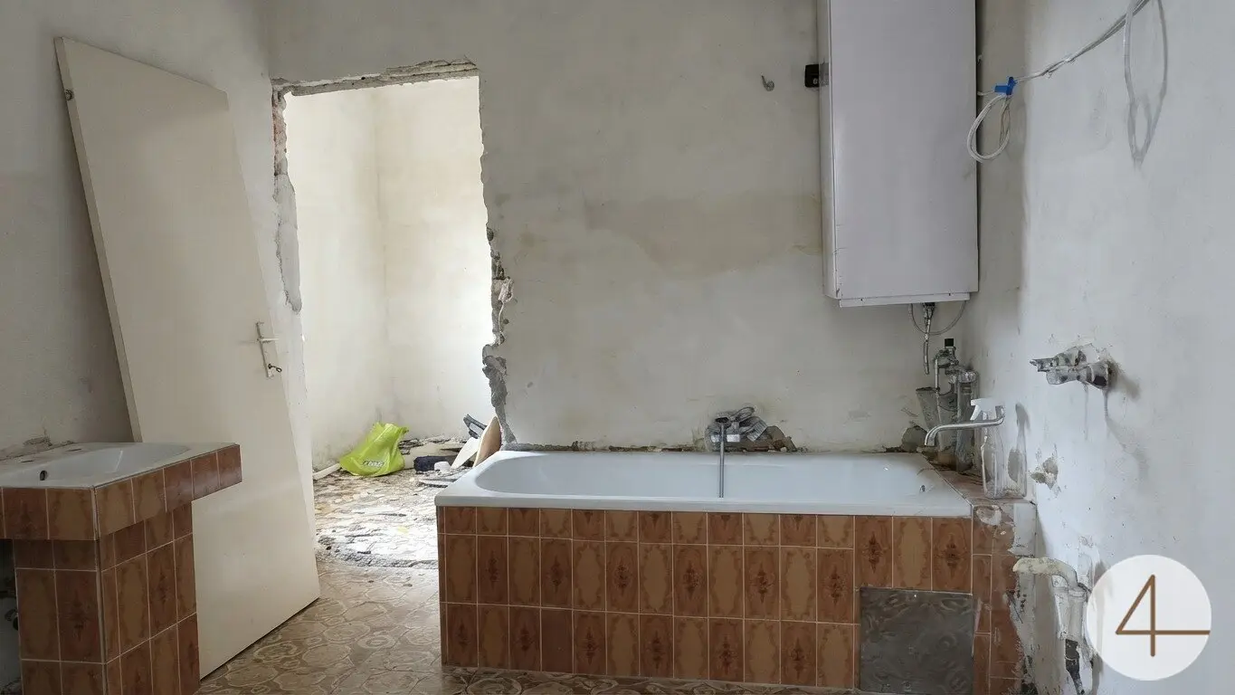 Sanierungsbedürftiges Einfamilienhaus in Haugsdorf, 90 m² Wohnfläche