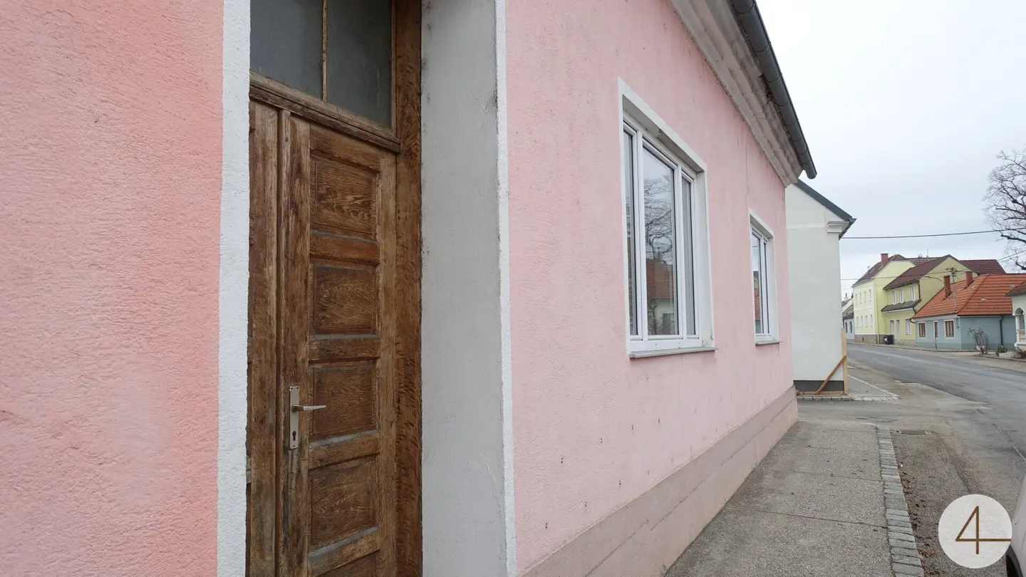 Sanierungsbedürftiges Einfamilienhaus in Haugsdorf, 90 m² Wohnfläche