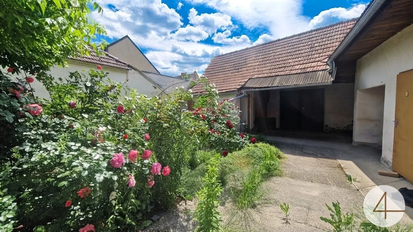 Sanierungsbedürftiges Einfamilienhaus in Haugsdorf, 90 m² Wohnfläche