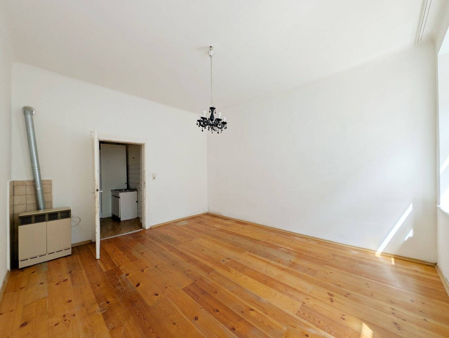 ++NEU++ 1-Zimmer-Altbau mit Potenzial – perfekte Chance für Kreative