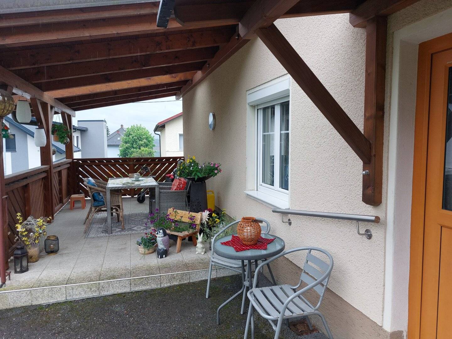 Gemütliches Haus in schöner Wohngegend mit Aussicht in sehr gepflegtem Zustand