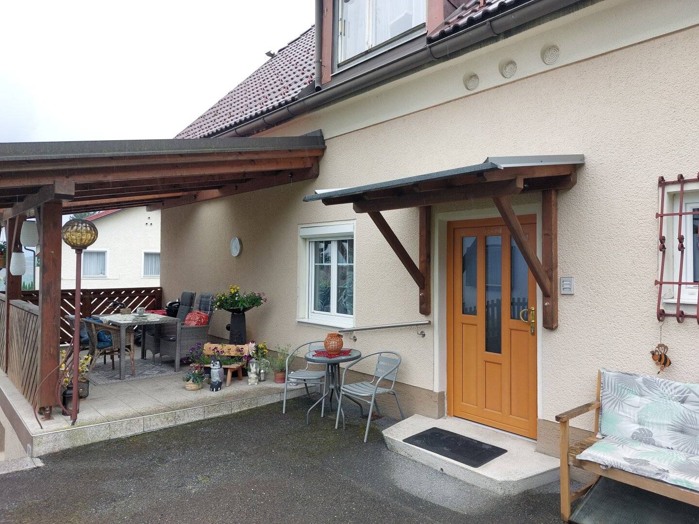 Gemütliches Haus in schöner Wohngegend mit Aussicht in sehr gepflegtem Zustand