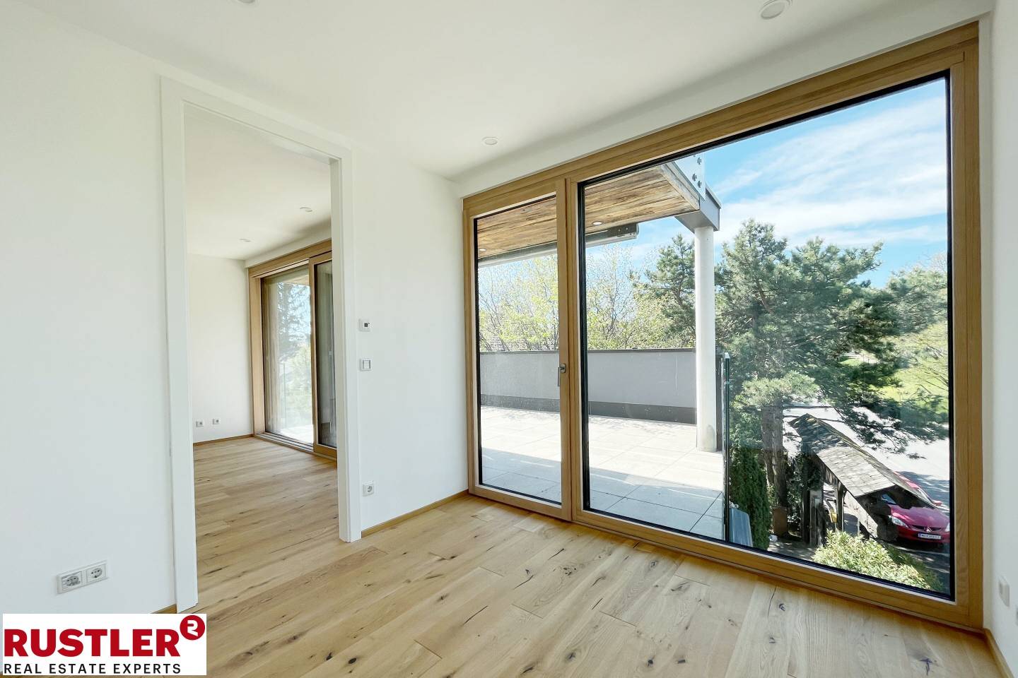 RESERVIERT! Westseitige 3 Zimmerwohnung mit ca. 30m² Terrasse und besonderem Wohngefühl