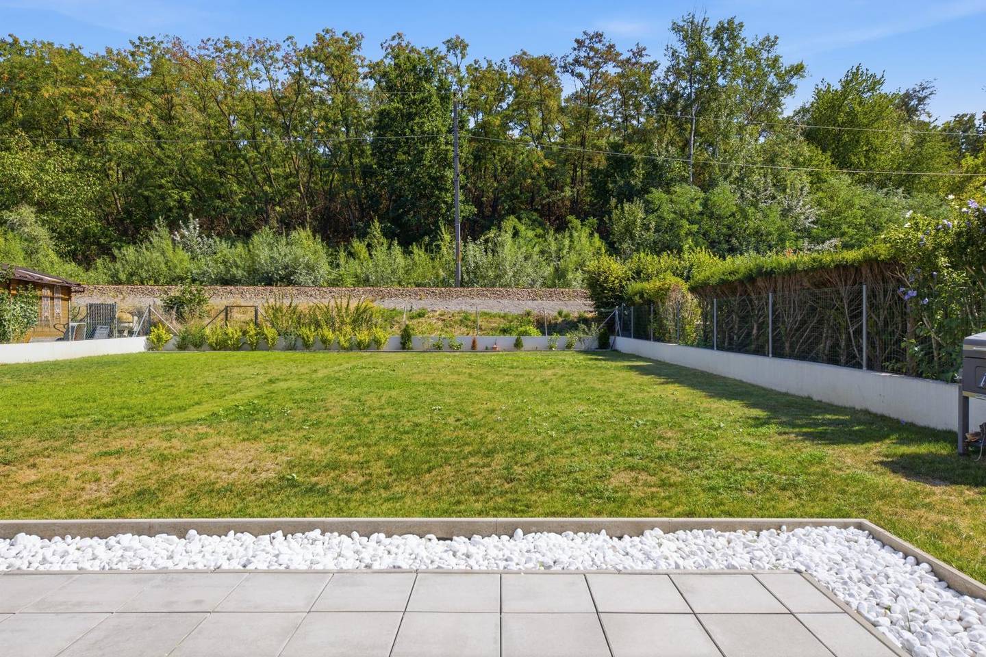 Moderne Doppelhaushälfte in Sierndorf: 158 m², Terrasse & Kamin