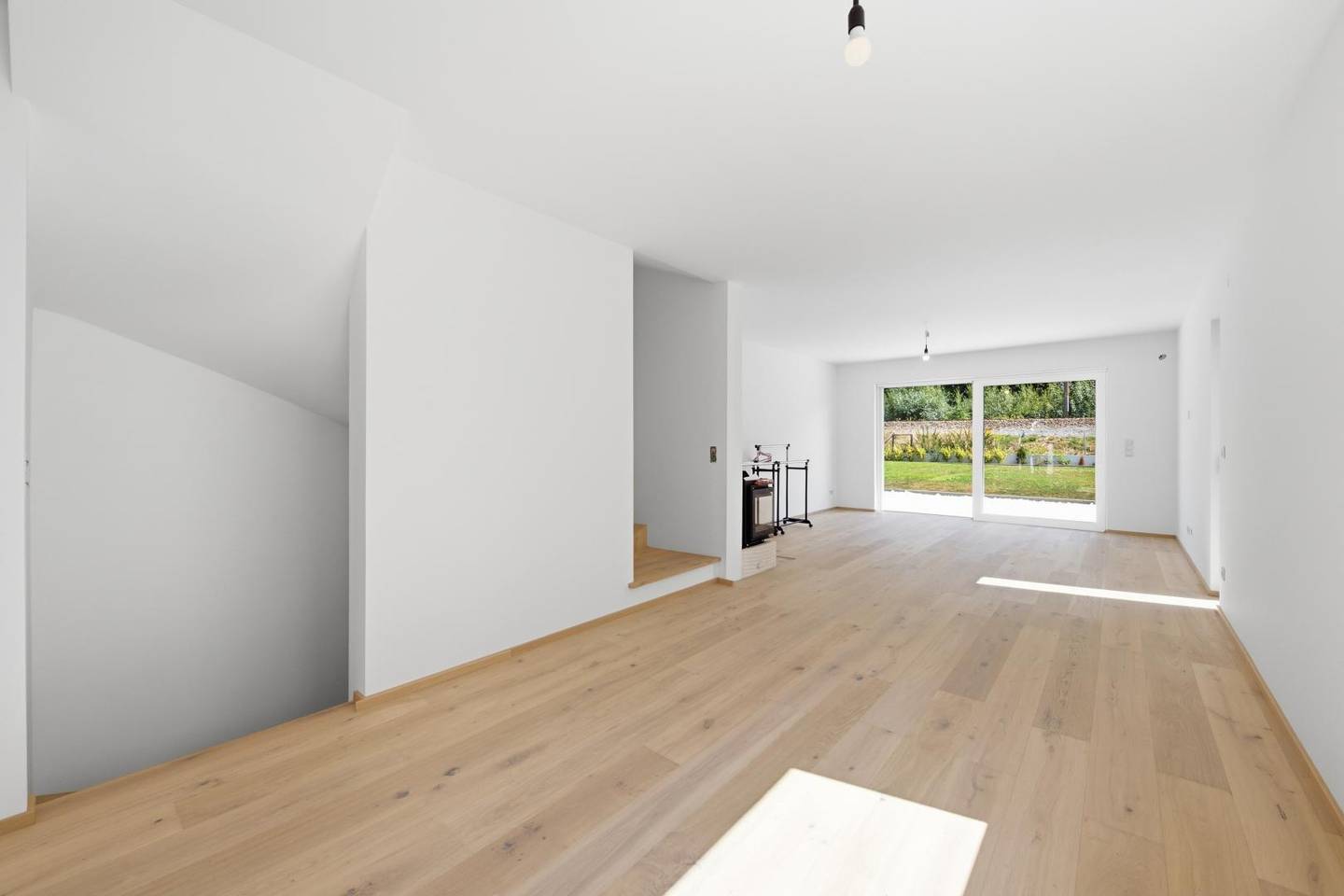 Moderne Doppelhaushälfte in Sierndorf: 158 m², Terrasse & Kamin