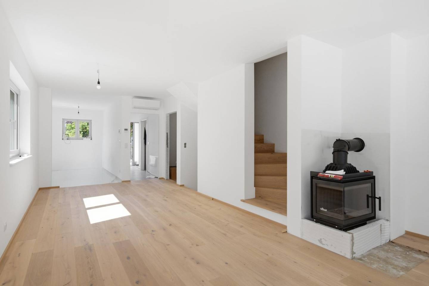 Moderne Doppelhaushälfte in Sierndorf: 158 m², Terrasse & Kamin