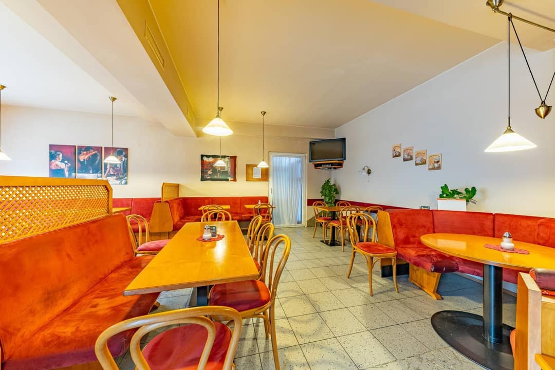 GESCHÄFTSLOKAL MIT WOHNUNG IN ZIERSDORF SUCHT NACHFOLGER!