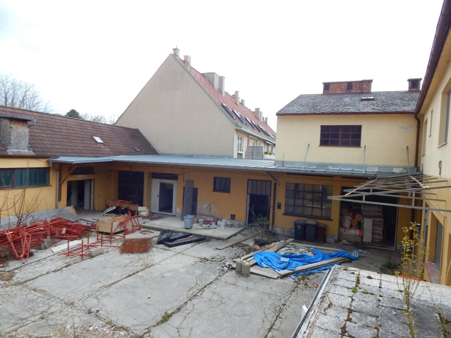 Dream building plot with building permit in Baden, 8 apartments with gardens or terraces