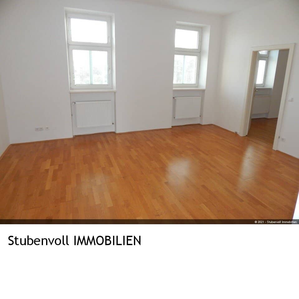 Apartment near rail with balcony and parking