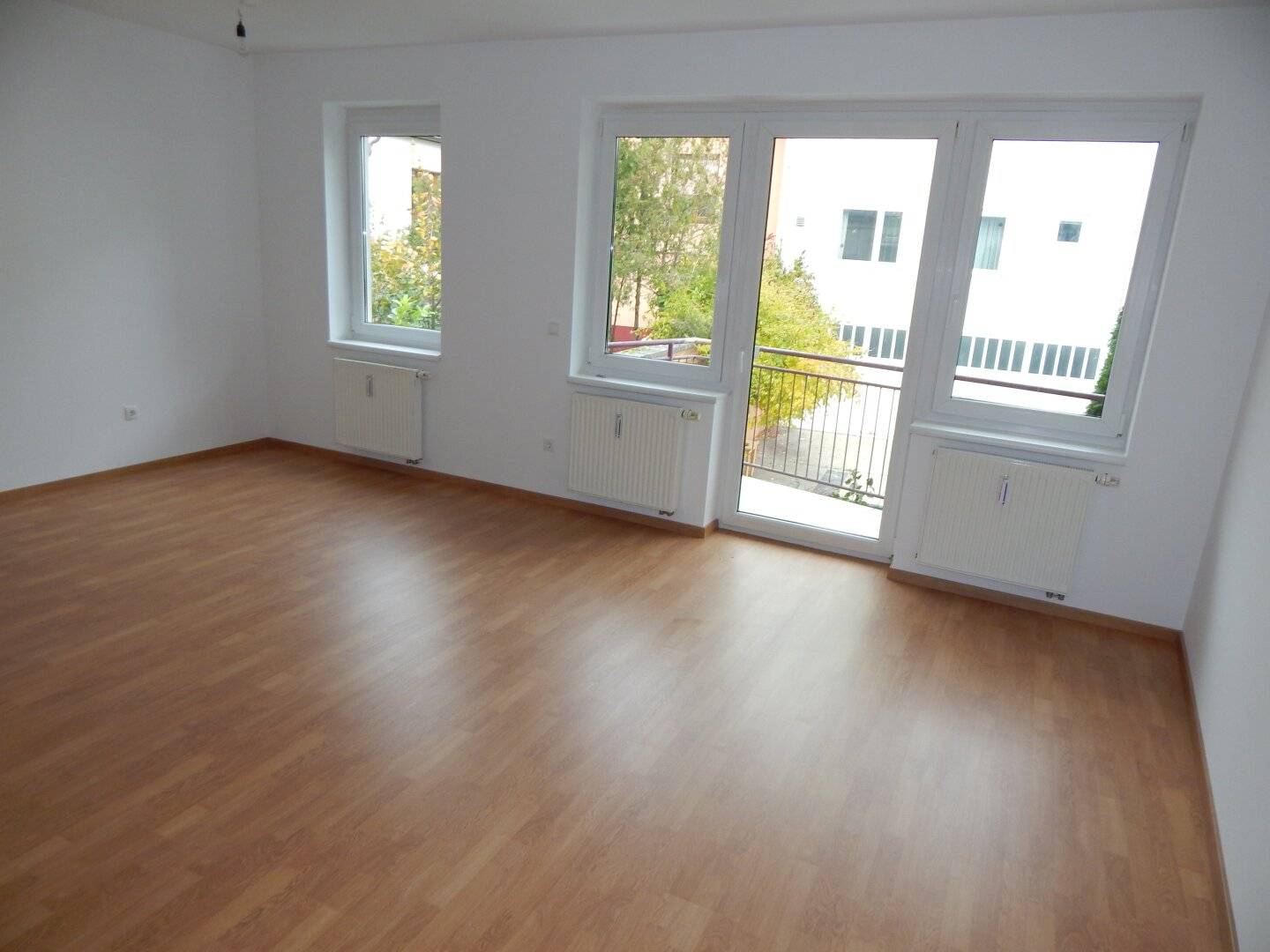 Provisionsfrei helle Wohnung mit Terrasse