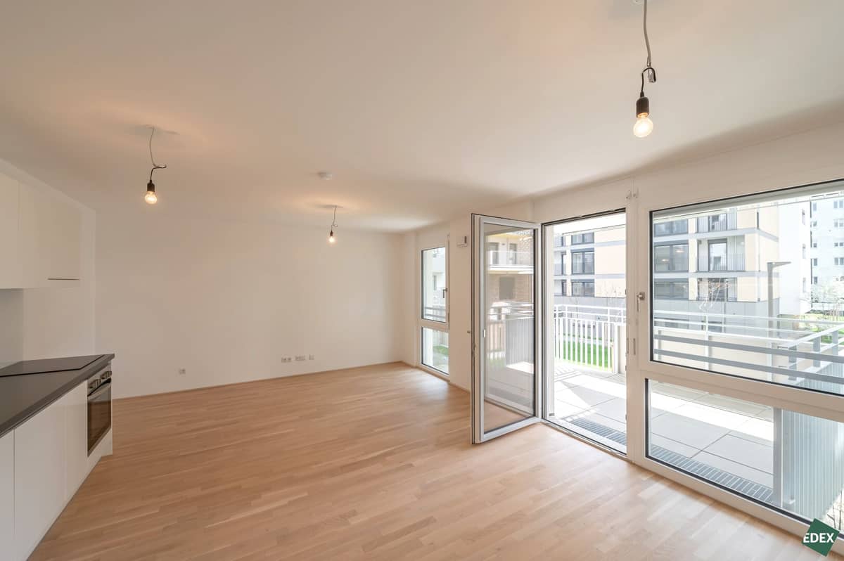 IU: 2-room apartment with balcony