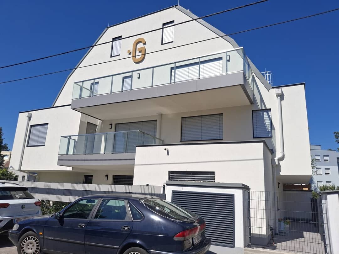 Penthouse with two terraces and lift near the subway