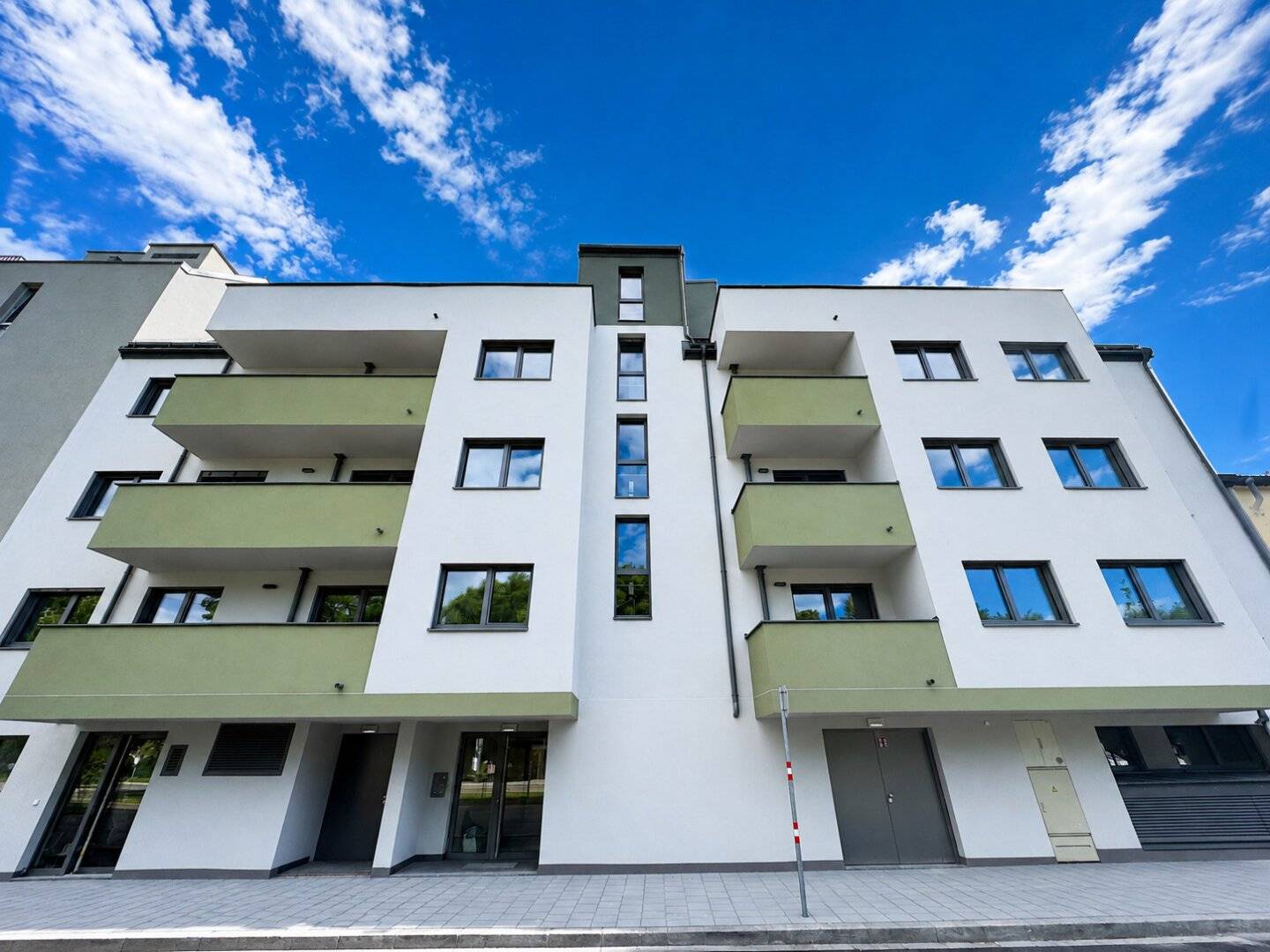 FREEHOLD NEAR ALTE DONAU – NEW-BUILD APARTMENTS WITH OUTDOOR SPACES, CELLAR AND GARAGE