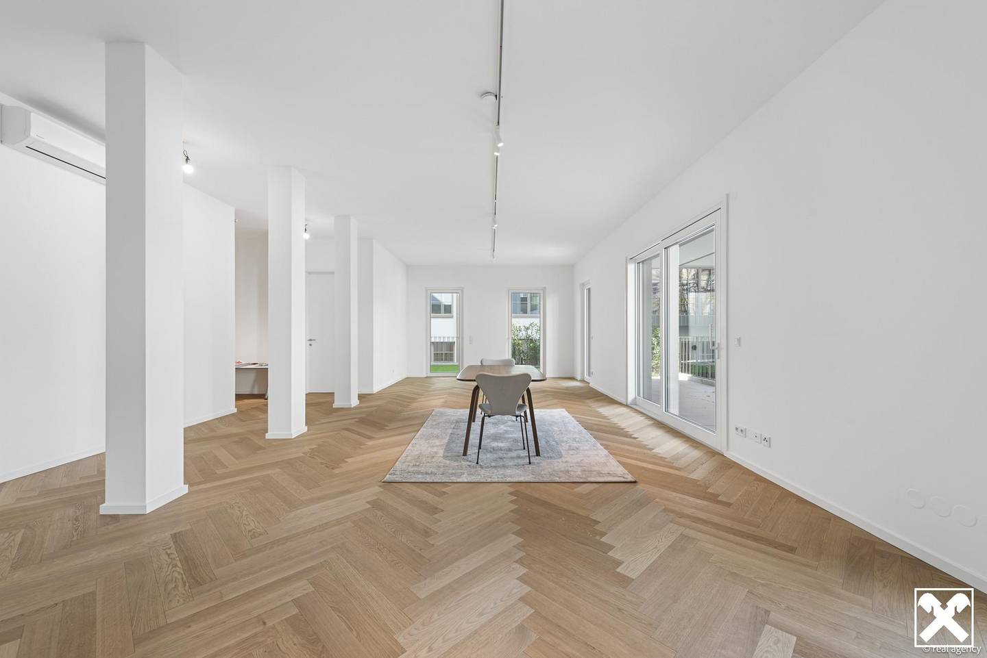 New build apartment with courtyard oasis in quiet location