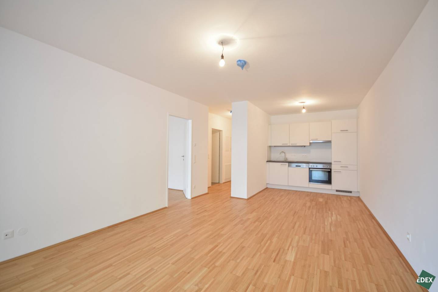 Beautiful 2-room apartment with balcony (sample photos)