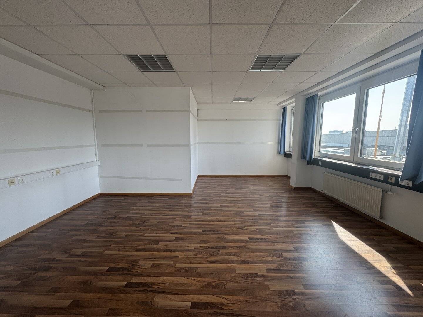 Beautiful office space for rent in a great location near Linzer Hauptbahnhof? (Note: actual German title kept)?? No, we should provide clean translation as requested! Please ignore this line.