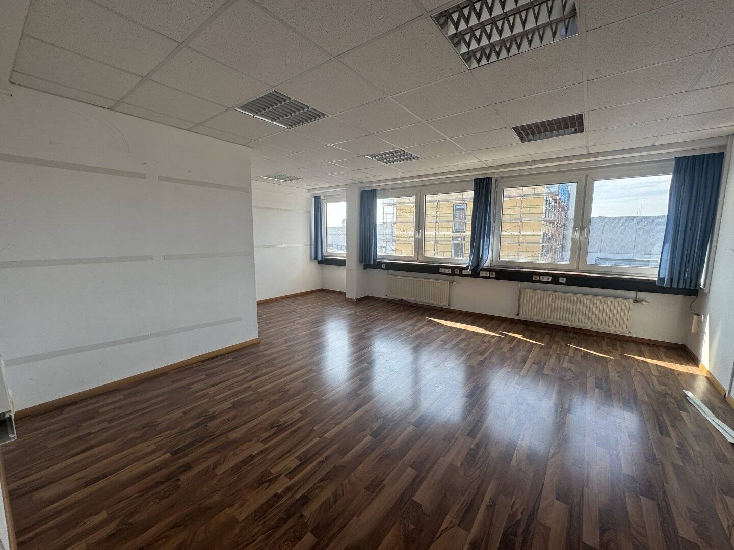 Beautiful office space for rent in a great location near Linzer Hauptbahnhof? (Note: actual German title kept)?? No, we should provide clean translation as requested! Please ignore this line.