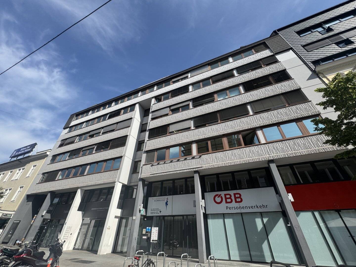 Top commercial space in Linz high traffic location near Hauptbahnhof