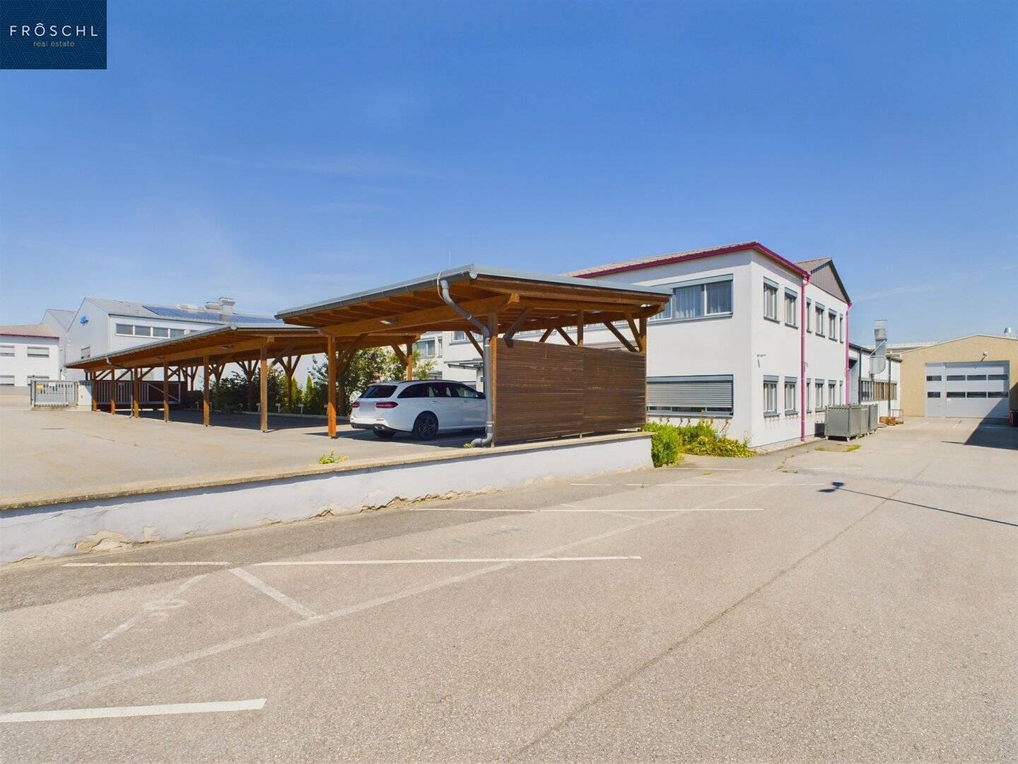 VERKAUF - Gewerbeanlage mit 800 kWP PHOTOVOLTAIK Anlage - 12.000 m² Nutzfläche