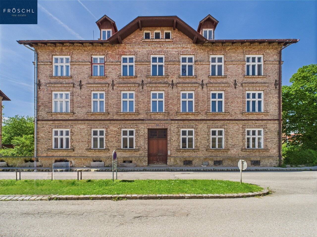Wo Vision auf Potenzial trifft: Zinshaus 2 - NEUNKIRCHEN - Entwicklungsobjekt in Bestlage