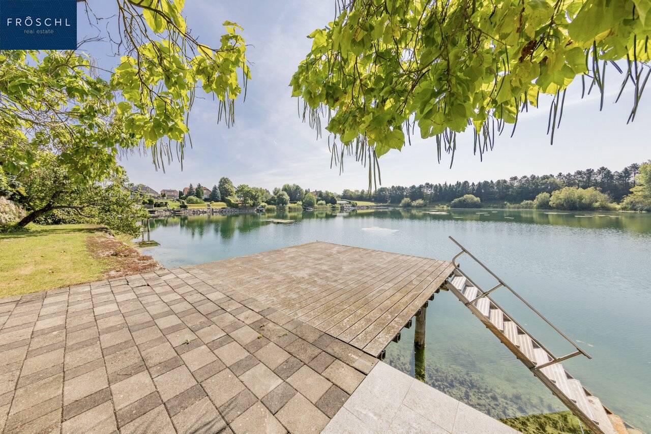 Das Refugium am See – exklusiver Landsitz mit eigenem Seegrundstück, Tennisplatz und über 6 Hektar Eigengrund