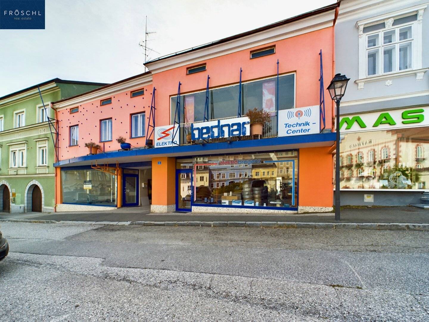 RENT your office, sales or practice space at Hauptplatz in Waidhofen a.d. Thaya? Actually we need no question mark. But I'll fix to: RENT your office, sales or practice space at Hauptplatz in Waidhofen a.d. Thaya