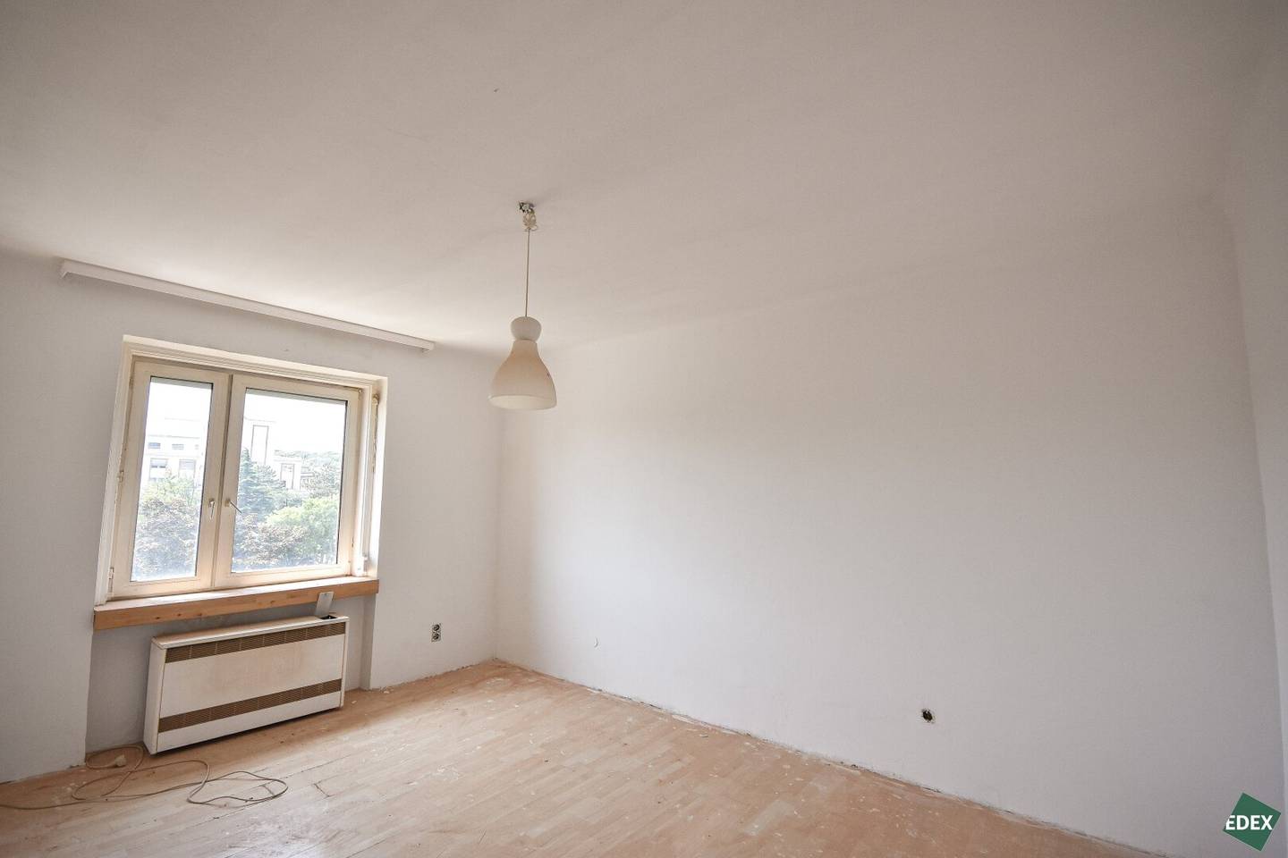 Altbau apartment with separate kitchen in quiet Simmering location