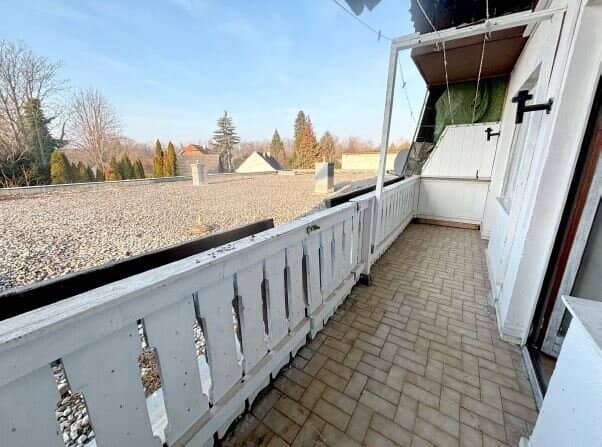 Provision free apartment with balcony and three rooms