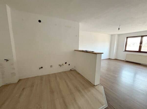 Provision free apartment with balcony and three rooms