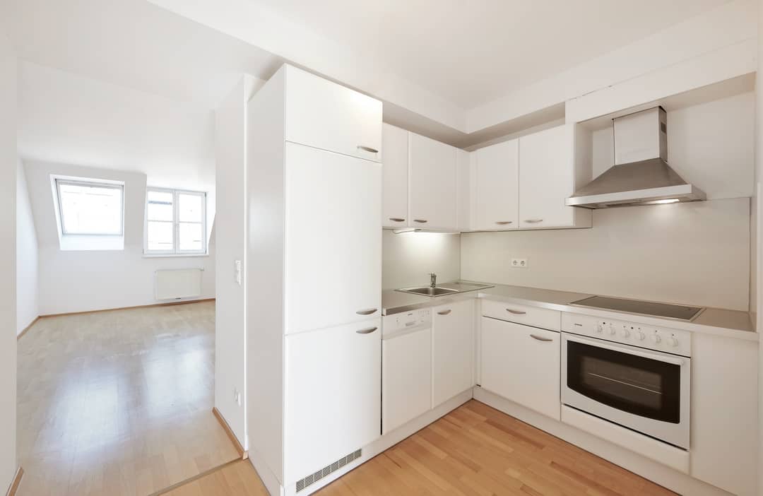 Dachgeschosswohnung hell Altbau mit Innenhof Aufzug