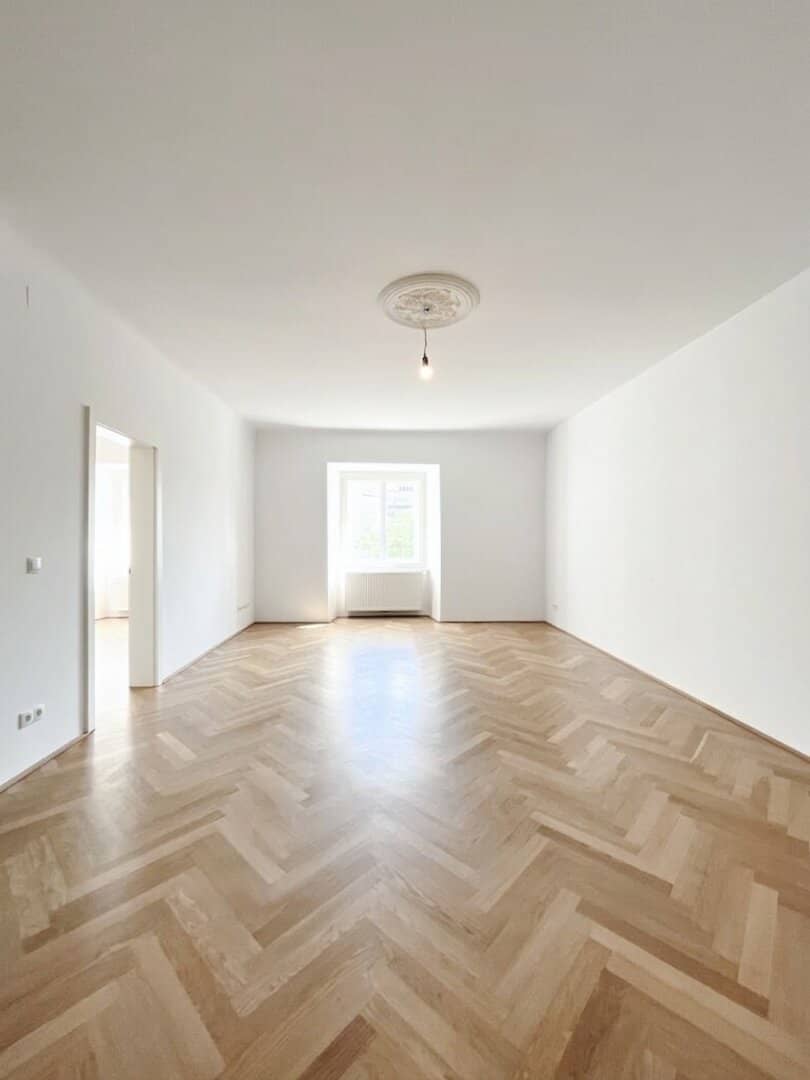 Denkmalgeschütztes Stadtpalais Frisch sanierte Wohnung