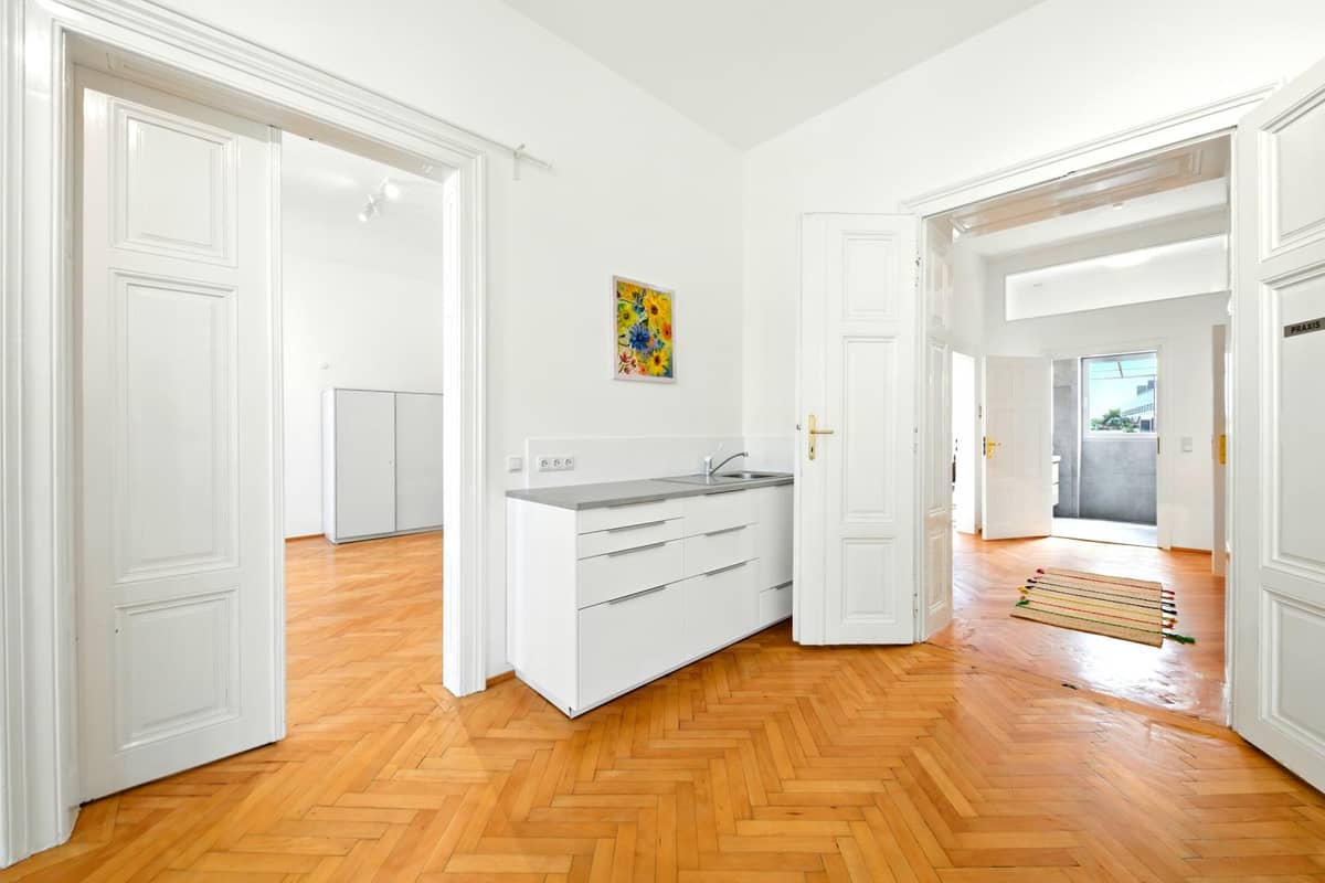 Altbaupraxis im Zentrum Hollabrunn mit Terrasse & hellen Räumen