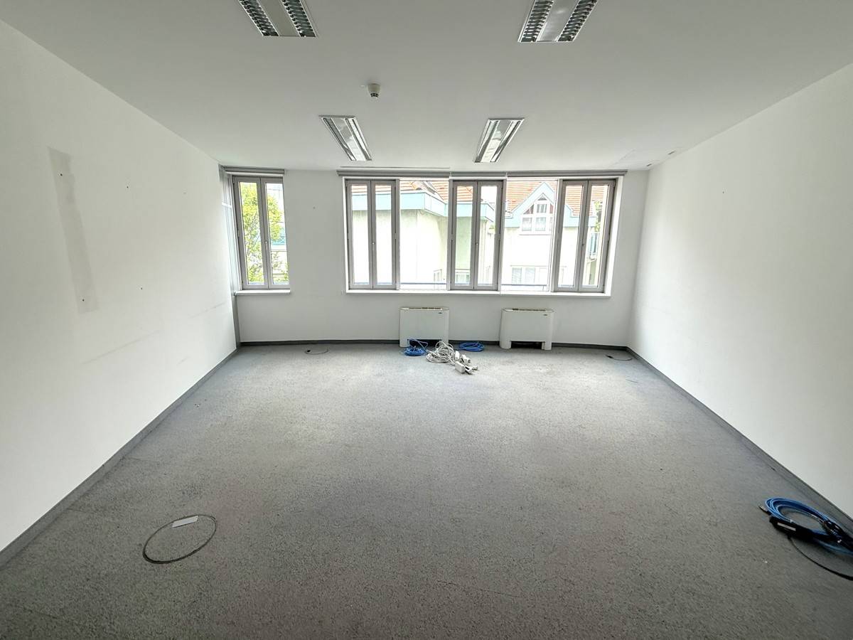Moderne Bürofläche in Mödling, teils teilbar, ca. 800 m², Tiefgarage