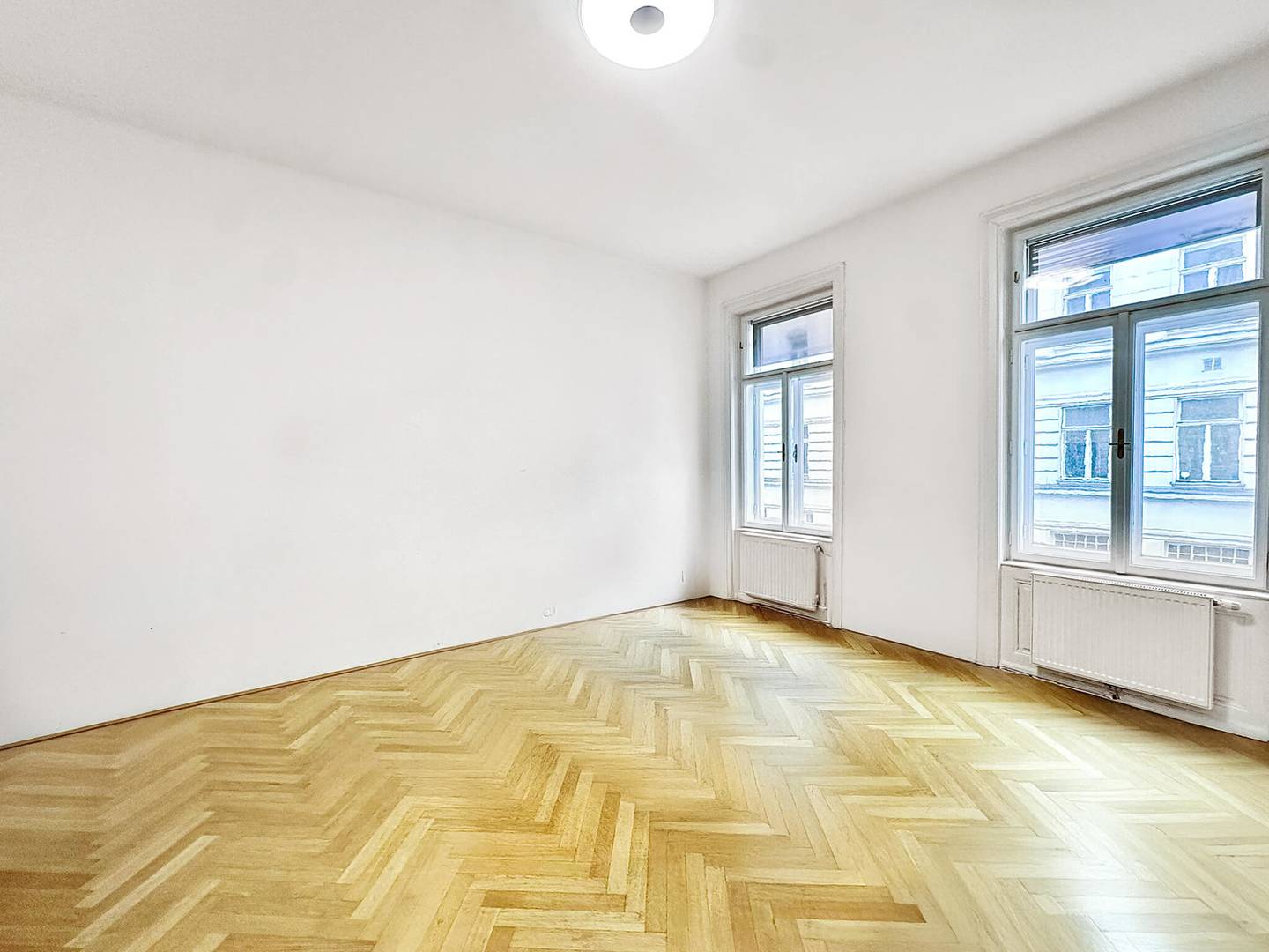Arbeiten mit Stil – Großzügiges Altbaubüro in gefragter Citylage