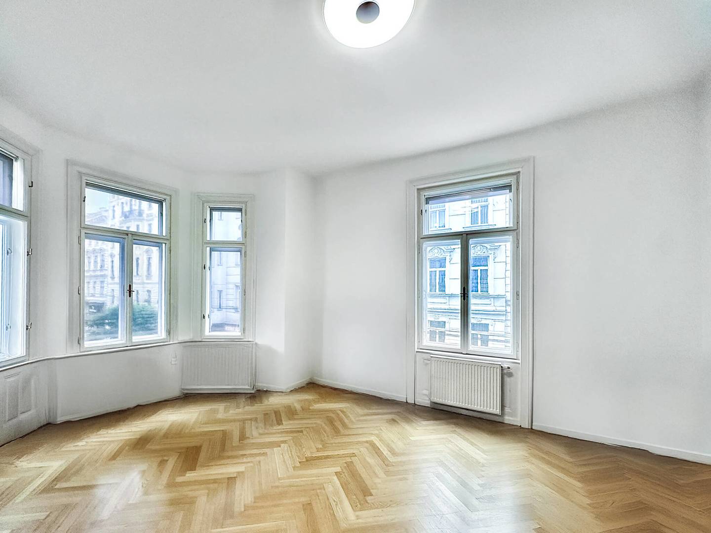 Arbeiten mit Stil – Großzügiges Altbaubüro in gefragter Citylage