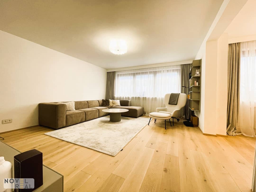 Komplett renovierte Wohnung mit großzügiger Wohnküche