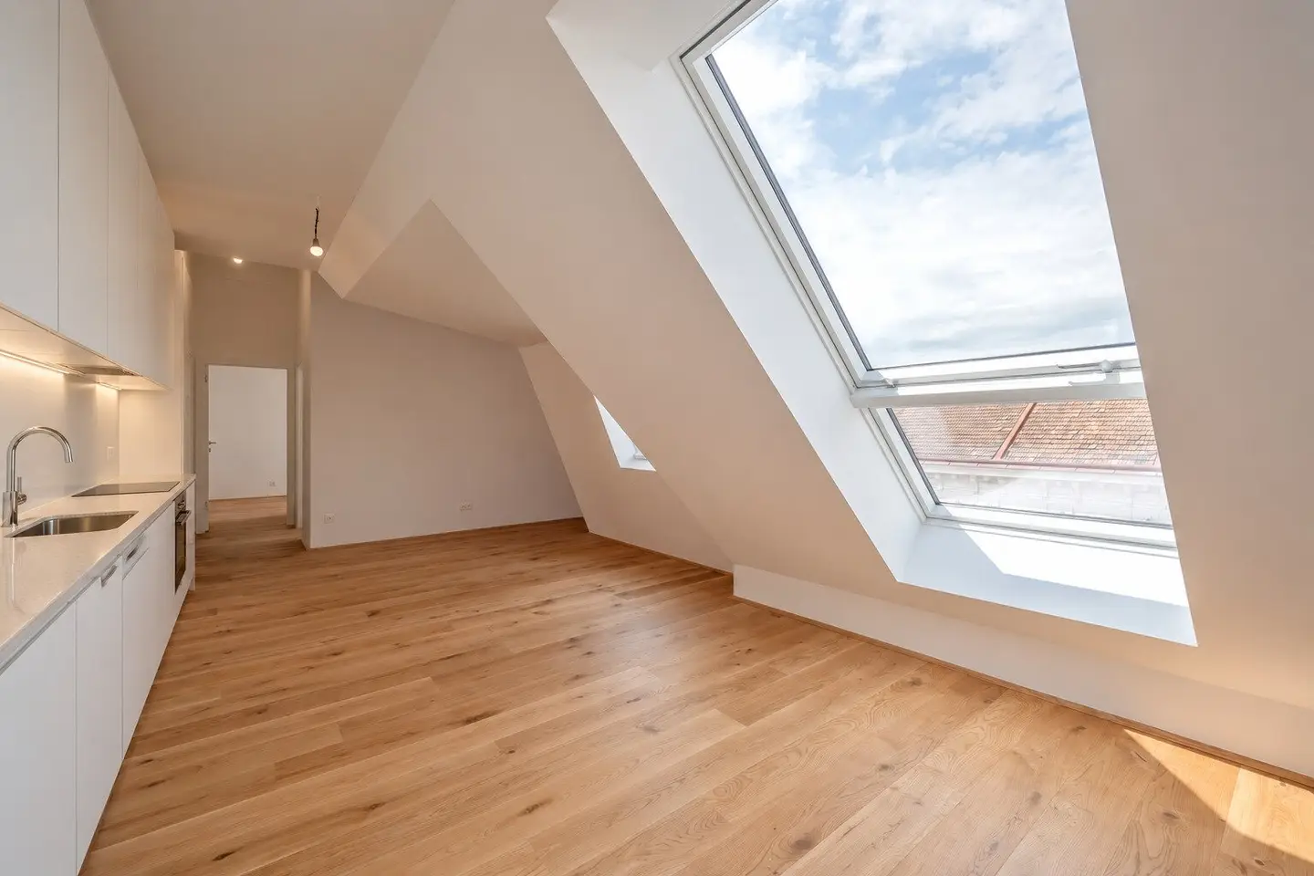 FonteFlats Exceptional four room attic first occupancy with great roof terrace from Quellenstraße? (Note: This line should not include extraneous text)