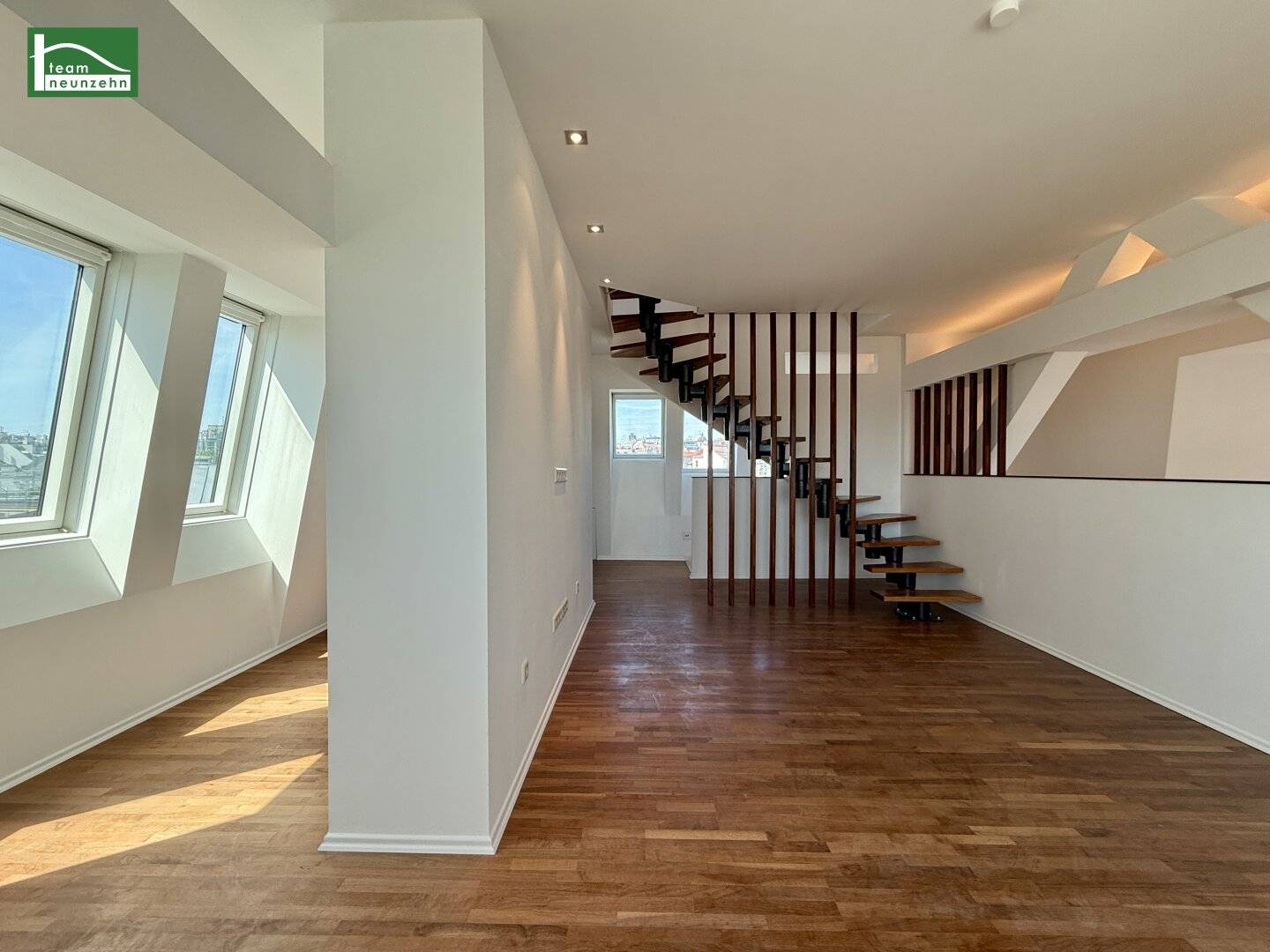 Exclusive 4-room attic maisonette apartment with terrace and elevator directly to the penthouse — 1060 Vienna!