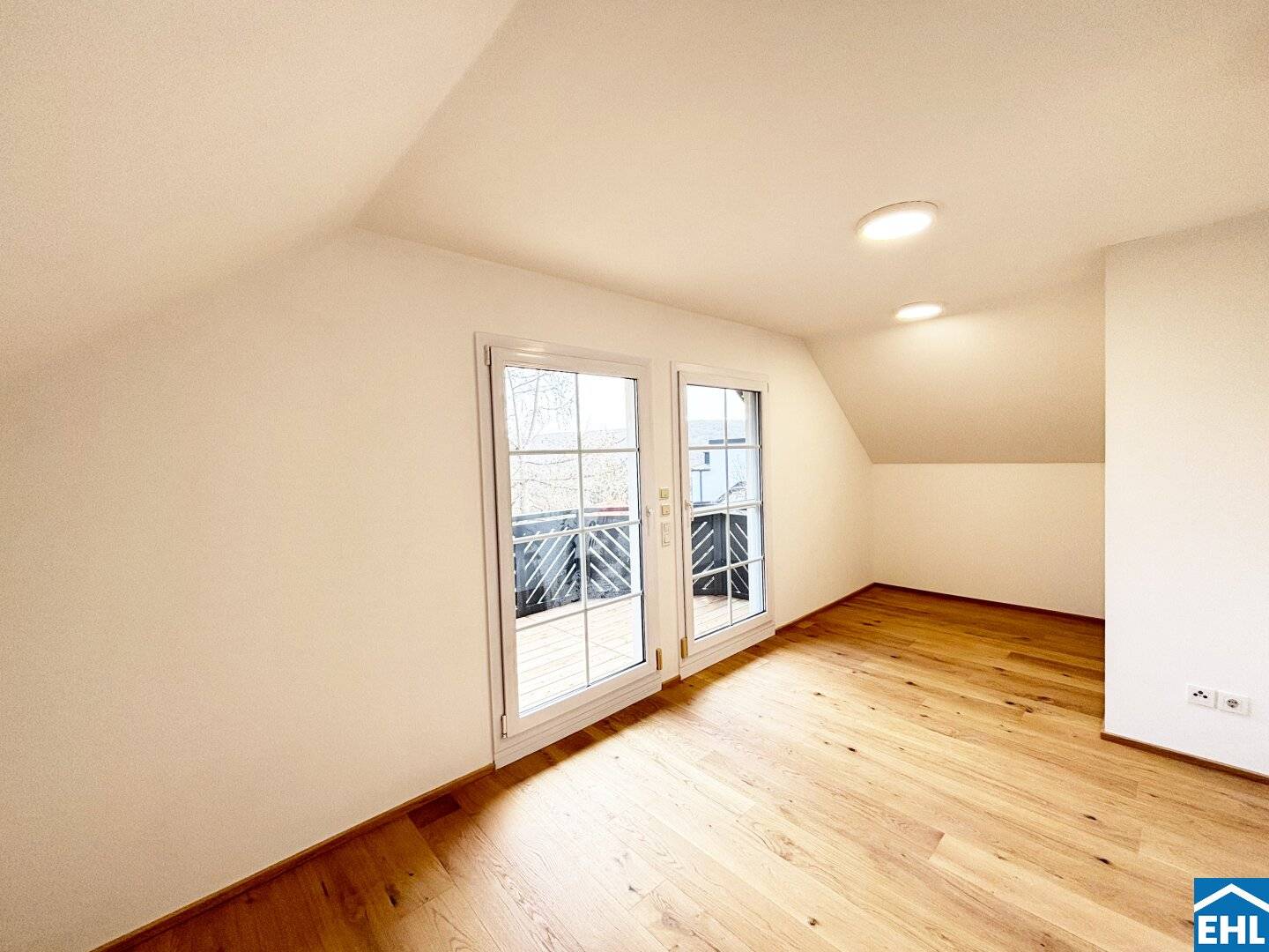 Your dream house in Vienna: well-kept single-family house with garden and swimming pool?Please remove question mark? But we are not to include extra punctuation.