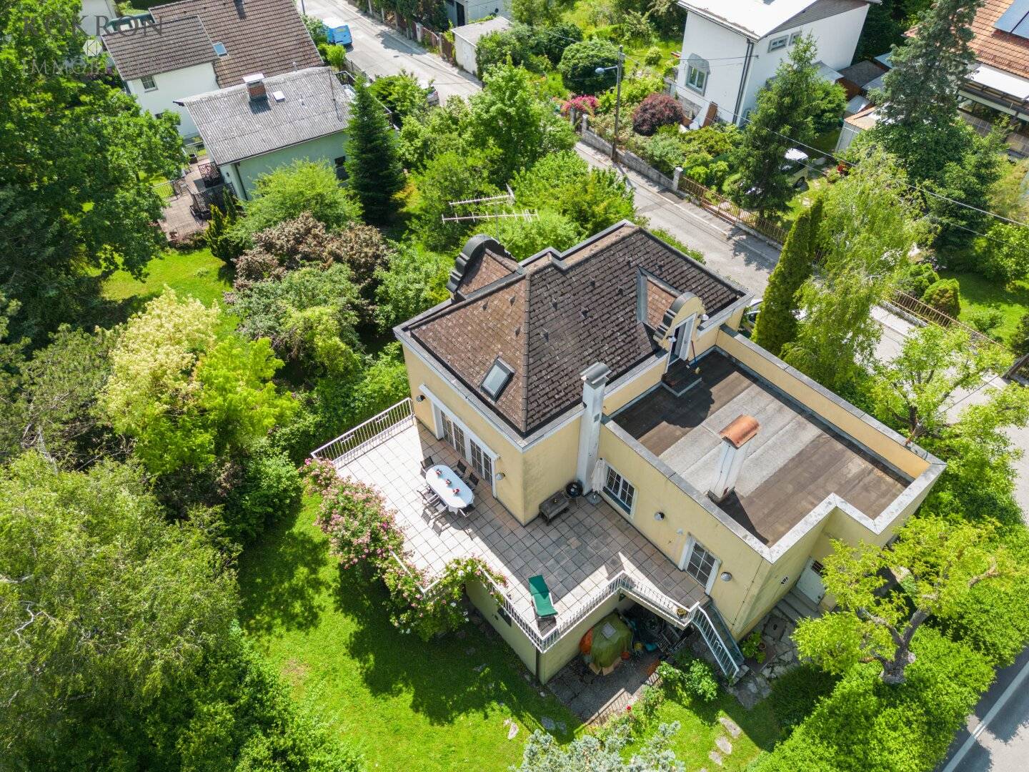 Haus in Wien 14, Penzing - renovierungsbedürftig, zwei Wohneinheiten
