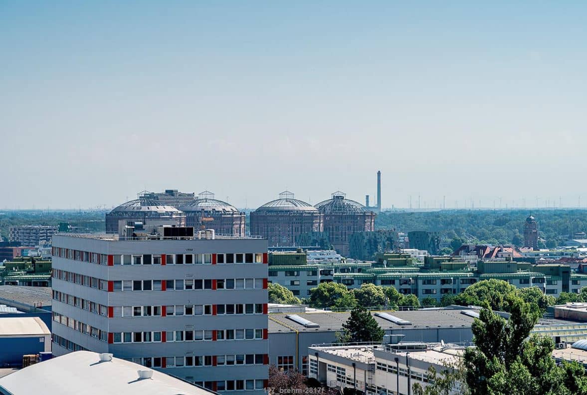 Wohnung with lab space near the main station