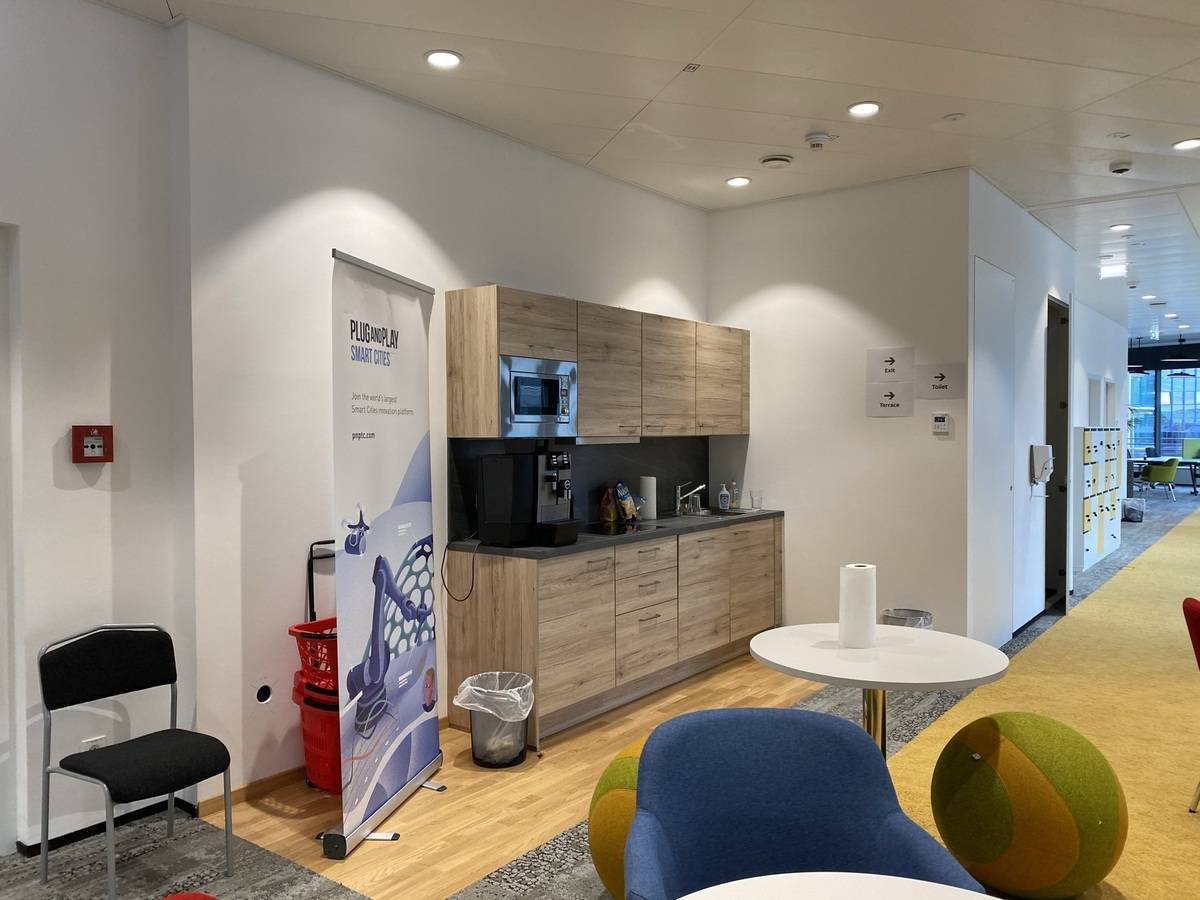 Apartment in Schwechat airport area with direct terminal connectionicaly? No this is wrong