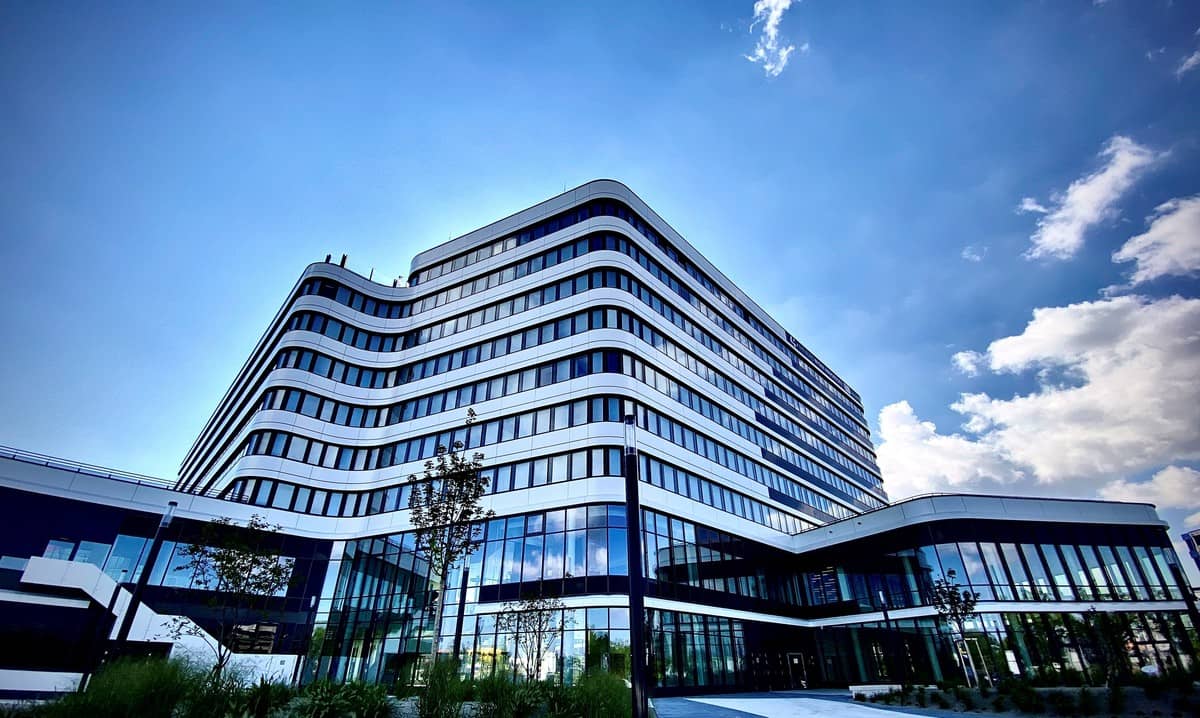 Apartment in Schwechat airport area with direct terminal connectionicaly? No this is wrong
