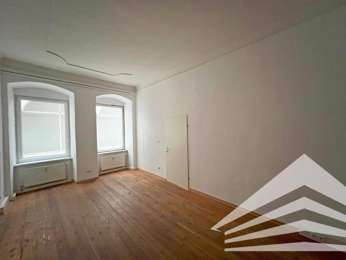 Atelier am Hauptplatz zu vermieten! Künstler willkommen!