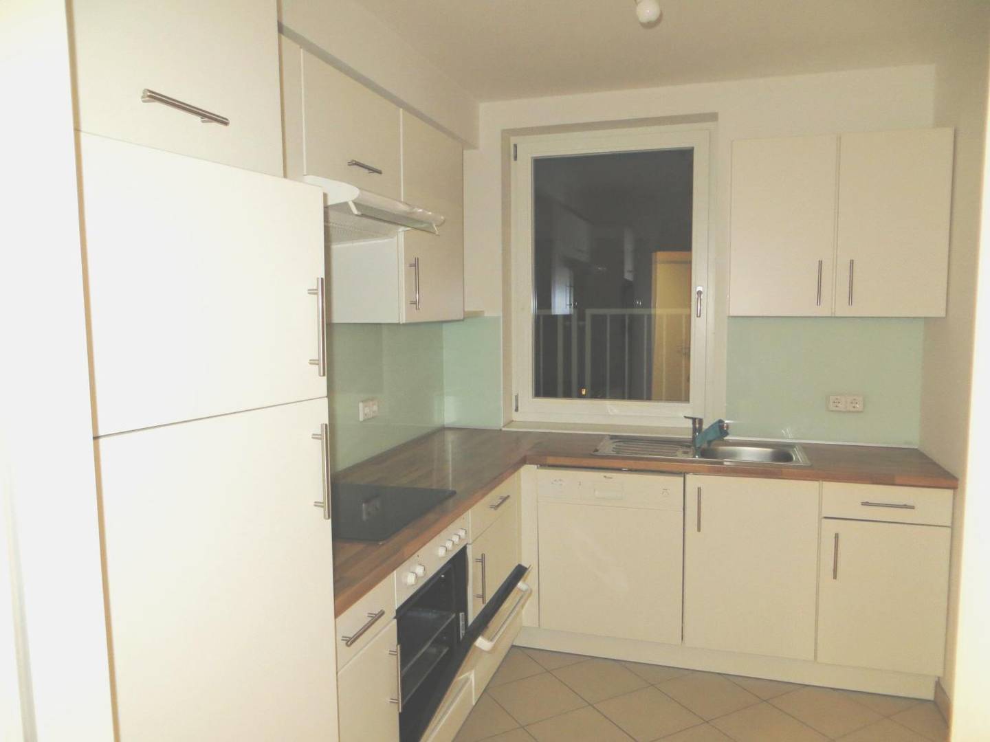 Top floor apartment with terrace near U4 and U6