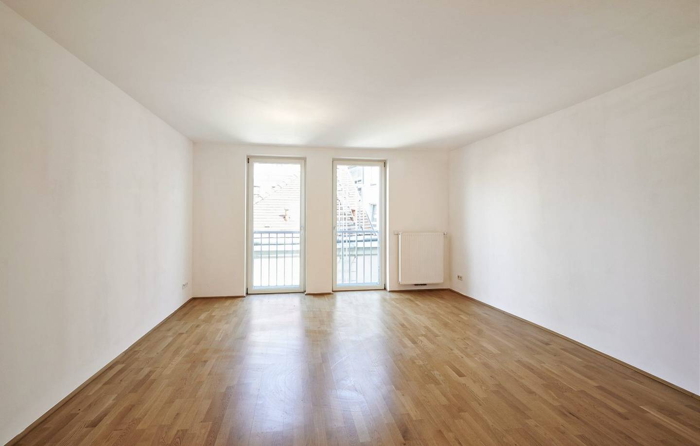 Old building apartment in a quiet location near park and U4 U6
