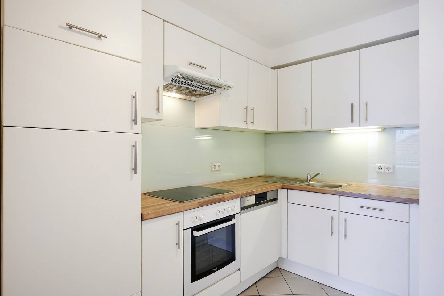 Apartment with terrace in a historic building near U4 U6
